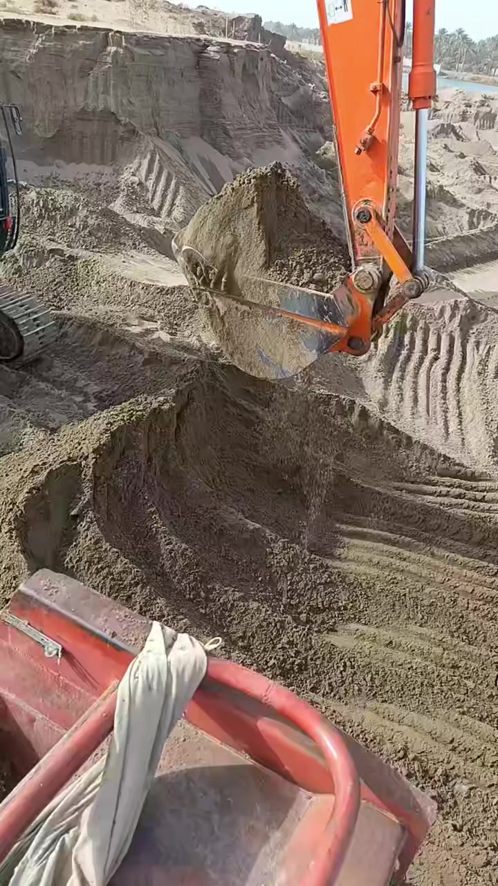 يوجد لدينا تراب مال سده شرط درجه اولى نعمل كافه الحدايق مختصين بل عمل داخل المجمعات السكنيه  ***********
