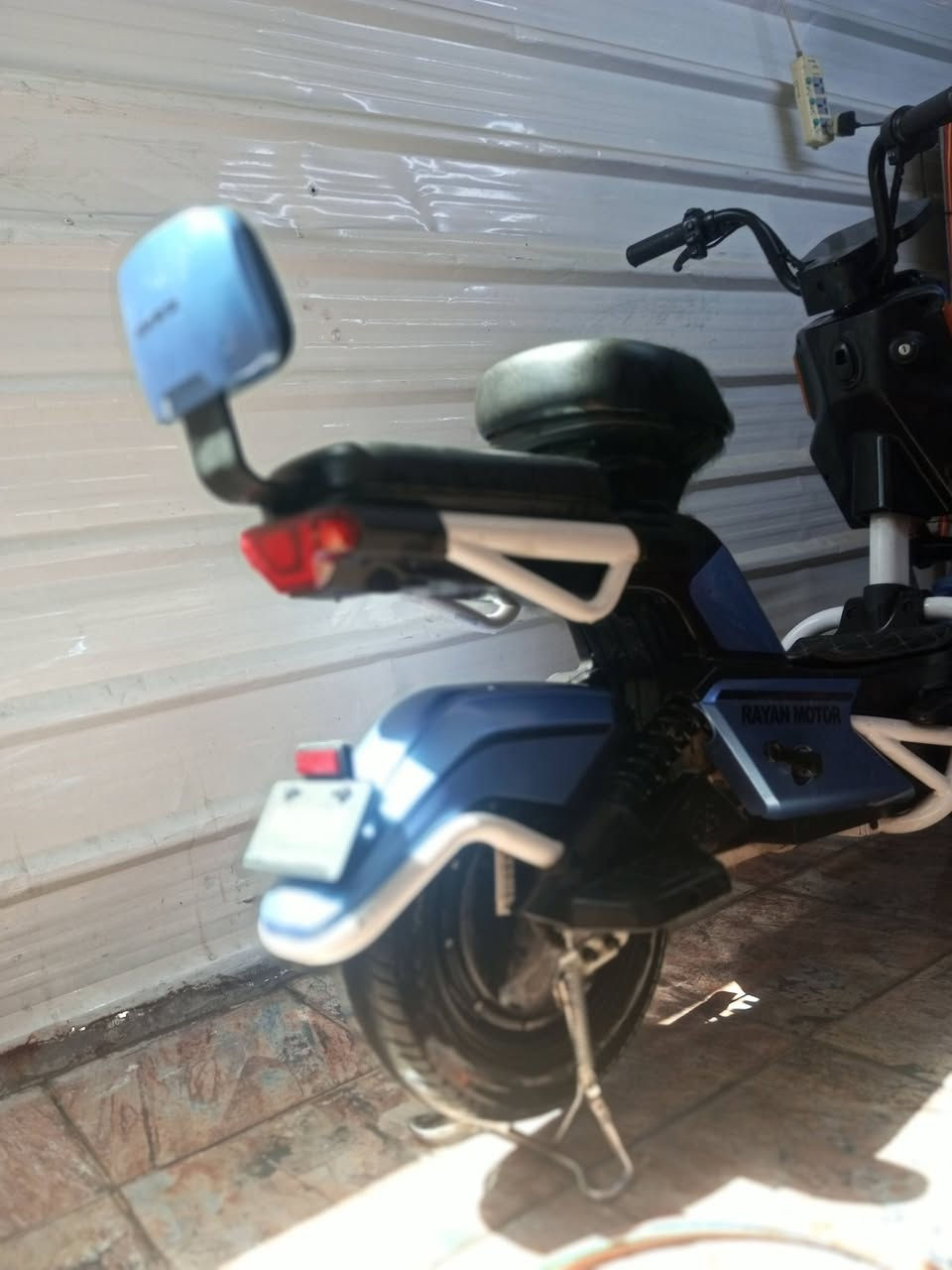 دراجه شحن ريان للبيع حجم 16 دراجه جديده زلغ ما بيها بطاريات كلش نضيفه شاحنه نضيفه كلشي شغال بيها دبل اشاره اشاره يمنه يسره حساس بريك بريك امامي وخلفي شاشه تطلع الاعطال لايت ناصي عالي بصمتين سويجين سرعتين سرعتها 50 حقيقي دراجه ما بيها اي نقص مكان بغداد الغزاليه السعر 380 وبيها مجال للاستفسار *********** للبيع او المراوس ببانزين لا تتصل راسلني فقط مفتوح الرقم واتساب و ماسنجر
