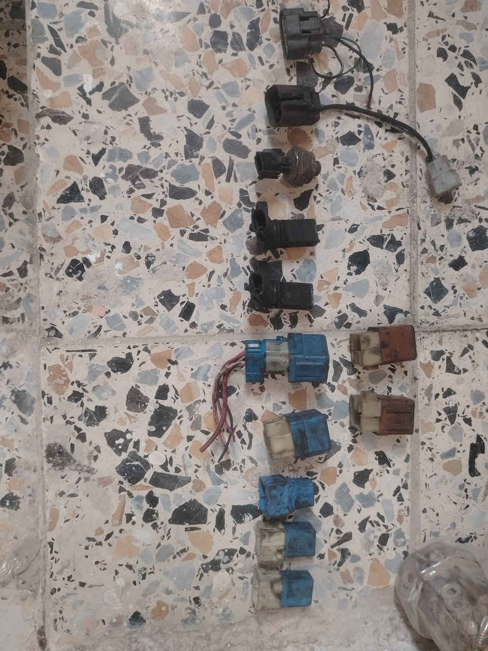 السلام عليكم غراض نيسان سني للبيع بغداد حي الجهاد *********** حساس كرنك تفصيخ اصلي عدد ٣
