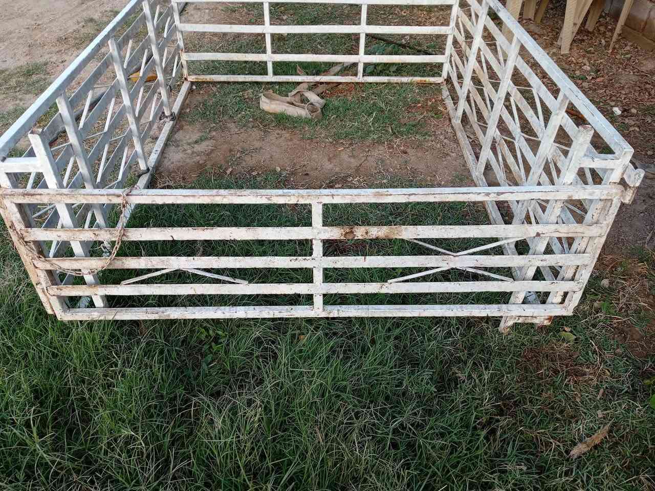 حجر للبيع ***********
