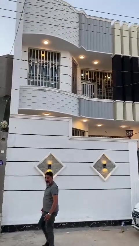 السلام عليكم بيت مساحه ١٢٥متر طابقين بناء حديث 
📍كربلاء مجمع الزهراء مقابيل جامعه اهل البيت 
***********
