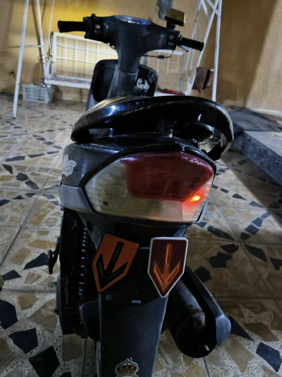 السلام عليكم شباب
دراجه للبيع نوعهه ماكس منغولي 
سعرهه 500 الف وبيهه مجال للطيبين
بوشه 49 كلشي شغال بيهه 
سلف وهندر شغال ودراجه نضيفه الله شاهد عليه
عنواني بغداد بوب الشام مال حسينية الراشديه 
اذا تحب تستفسر بعد وتشتري اتصل على رقم ***********
