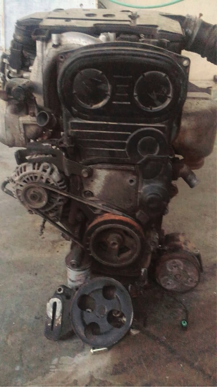 البيع 

محرك حجم 2000 وكير  فور ويل    ياباني  حاويه بشرط 

***********  واتساب
