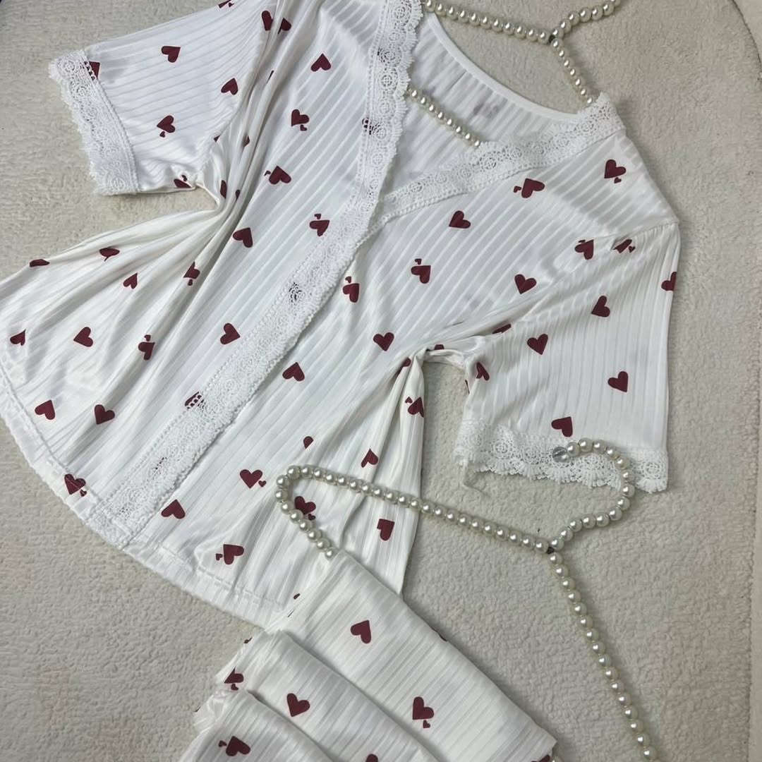 تراك صيفي قطني حيل بارد و ناعم 🩷🩷
السعر 15 الف
القياسات S.M.L.XL.XXL 

يتوفر تغليف هدايا 🎁 
يتوفر دفع عند الاستلام  و ايضا زين كاش - ماستر

يرجى فحص البضاعه قبل الاستلام من المندوب.
توصيل بغداد 5 الاف
توصيل محافظات 6 الاف
#hellokitty #kitty #kuromi #mymelody #iraq


**إذا كنت صاحب هذا الإعلان وتريد حذفه لأي سبب، رجاءا أرسل رسالة إلى الدعم الفني**