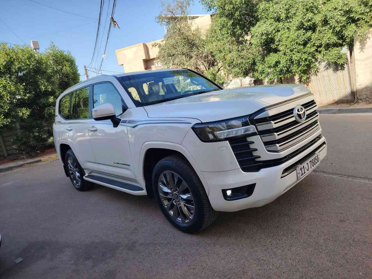 GXR....SAS...كفاله عامه حتى من الشخط حتي الدعاميات
جي اكس ار...ساز اصل.. ام التطبيق.. 
... 2022...زيررو اني مطلعه... 
فول موصفات ...
ماشيه حتصير 27 الف 
محرك 4000 الاف
فتحة سلايد...
دواخل بيج... 
كراسي كهرباء.. وكرسي السايق 3 دكم... 
ويل كب جبير كروم.. 
لدات.. امامي خلفي.. 
صندوك كهرباء.. 
مري شفط.. 
3 شاشات..
كامره وحساس خلفي امامي.. 
الكشنات الوره محد كاعد بيهن بعدها نايلونات الشركه بيه.. 
السياره مكفوله من الصبغ والتبديل والتعديل والفتح وكفاله من الشخط.. 
رقم بغداد باسمي.. شخصيآ.. 
السياره خارجي مطالعه تايرات الشركه والسبير على شدة الشركه.. كله على وضع الشركه.. 
للبيع فقط مكاني بغداد الكرخ حي الاعلام... 
... ***********...

