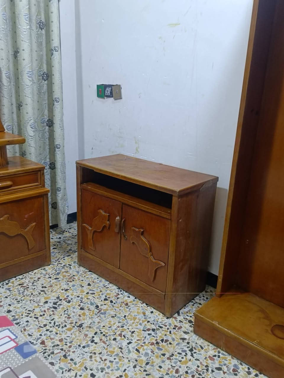 غرفه تسكام صاج داخل خارج السعر650مكانها حله شارع 80الشراي يتصل ***********
