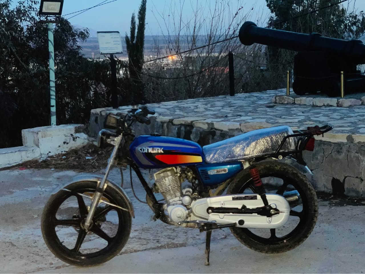 سحري خواي هه مو بازار
فررشتن يان گورينه وه
سافيين 2021 مه كينه 150
بي عه يبه به شه رتي هه مو شتيكي
سحري 270هه زارمه عامه له 
شوين كويه
*********** كويسينجاك, أربيل
