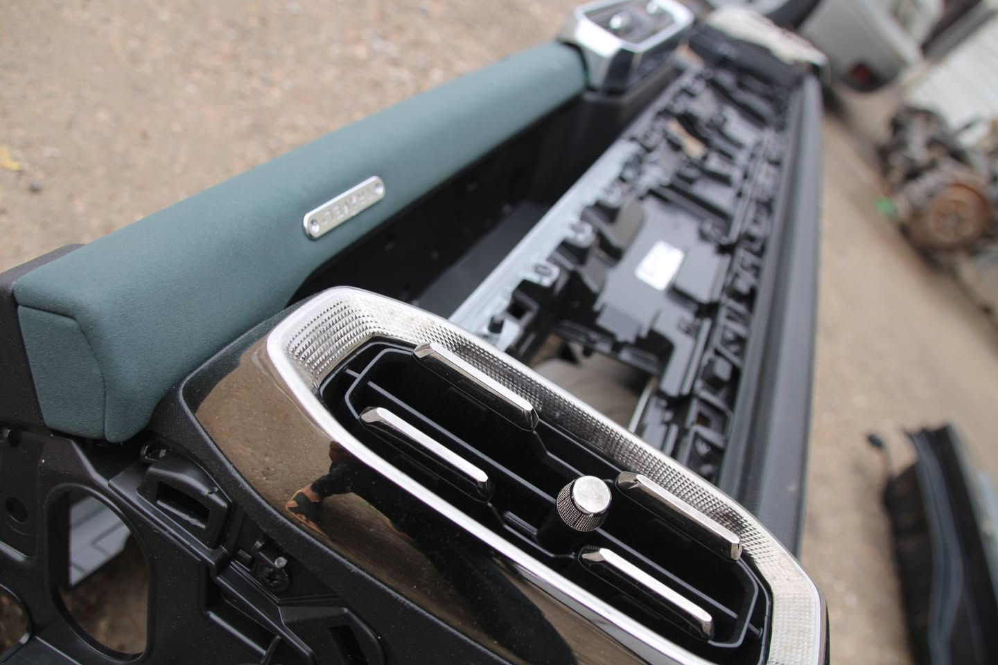 كل ما تحتاجه لتبقى على الطريق تجده في متجر Jps Jetour لتجارة قطع غيار السيارات الصينية.
​📞 [ *********** ]
📍《بصرة - صناعية حمدان》
