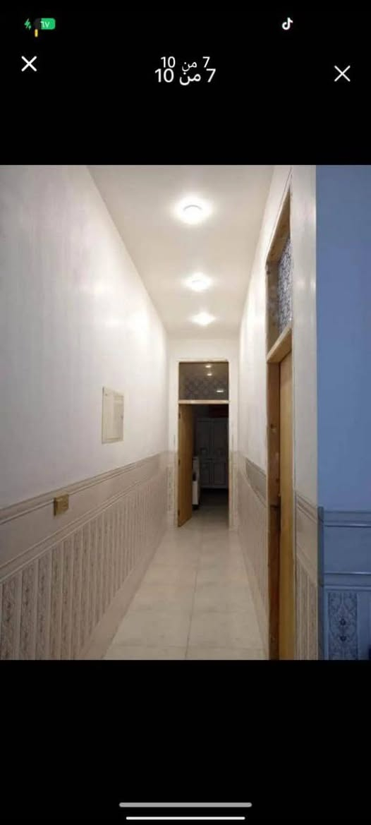 🏡 دار للبيـــع 🏡 
━━━━━━━━━━━━━━━━━━━━
📐 مساحة الدار: 275 متر
📍 الموقع: الحلة – شارع 80
خلف مول نون
مجاور محطة بانزين أضواء بابل 
📜 طابو زراعي – سند 25
📏 عرض الشارع: 10 متر
✨ ثاني بيت على شارع 80
✨ خدمات كاملة (ماء، كهرباء، مجاري، شارع مبلط)
━━━━━━━━━━━━━━━━━━━━
🏠 تفاصيل الدار (طابق واحد):
🔹 يحتوي على:
غـــرف نـــوم عـــدد (2)
استقبال 
هـــول
مـــطـــبـــخ
مـــجـــمـــوعـــة صـــحـــيـــة معزولة 
كراج +حديقة 
━━━━━━━━━━━━━━━━━━━━
💰 الــســعــر: 230 مليون
✨ قـــابـــل لــلــتـــفـــاوض
━━━━━━━━━━━━━━━━━━━━━
📞 لــلــاســتــفــســار والــاتــصــال
🏢 مــكــتــب عــقــارات أَبــراج بــابــل:

• ***********
• ***********
• ***********
🏢موقـــع ألـــمـــكـــتـــب:
📍 بــابــل – حــي الــجــزائــر – مــقــابــل الــجــســر الــدولــي
━━━━━━━━━━━━━━━━━━━━━━
