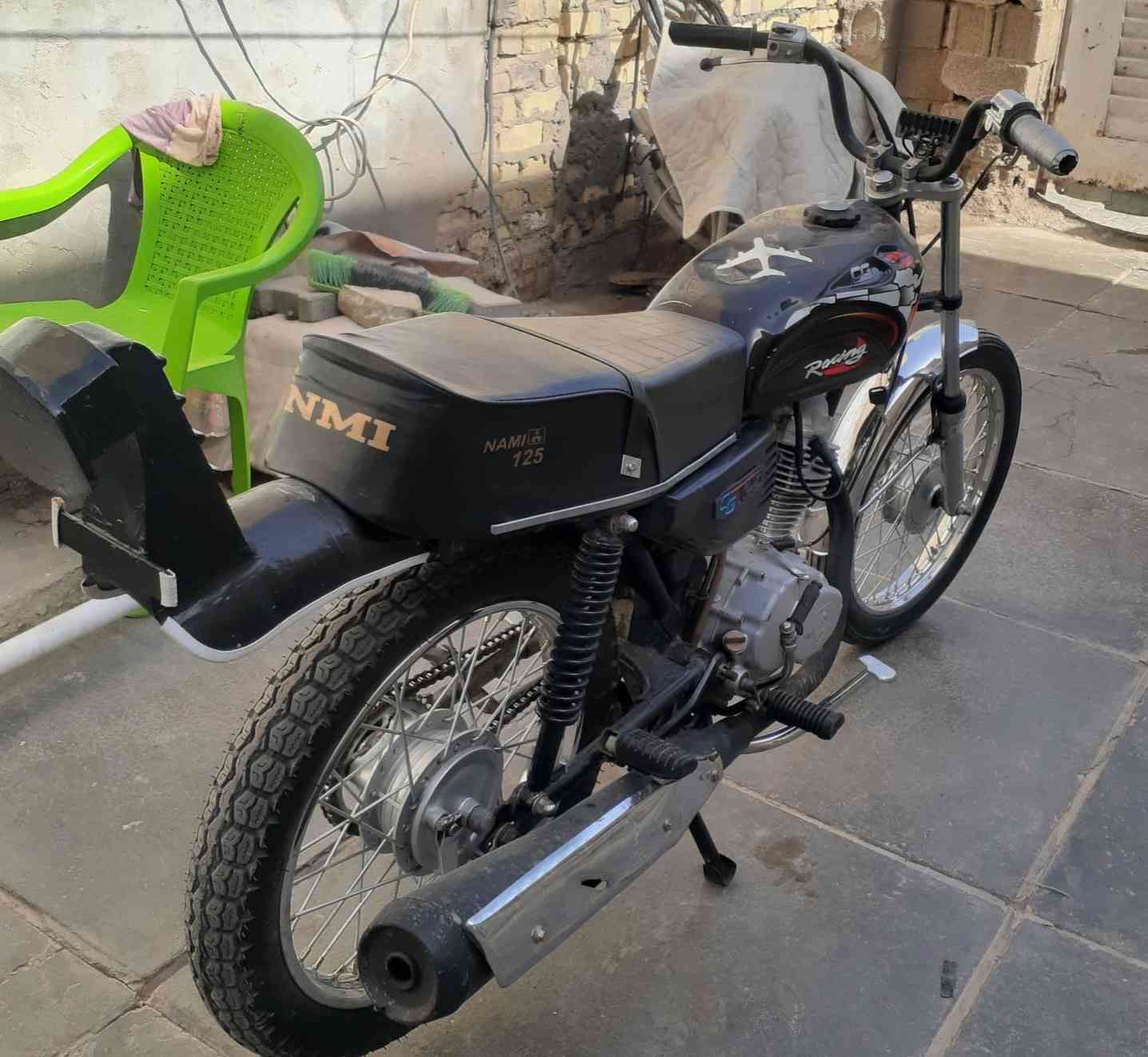 السلام عليكم دراجه للبيع شاصي موديل 19 اوراق اصولي دراجه اغراض كله جديد بالكامل غرض ماكينه موديل 21 دراجه حلوه وجاهزه مكان واسط قضاء الحي والسعر 600 وبيها مجال الاتصال على الرقم***********
