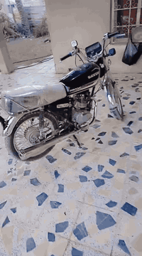 سيفان للبيع موديل 20 محرك ما مفتوح كفاله عامه ب ٣٠٠وبيها مجال بسيط للأتصال
***********
