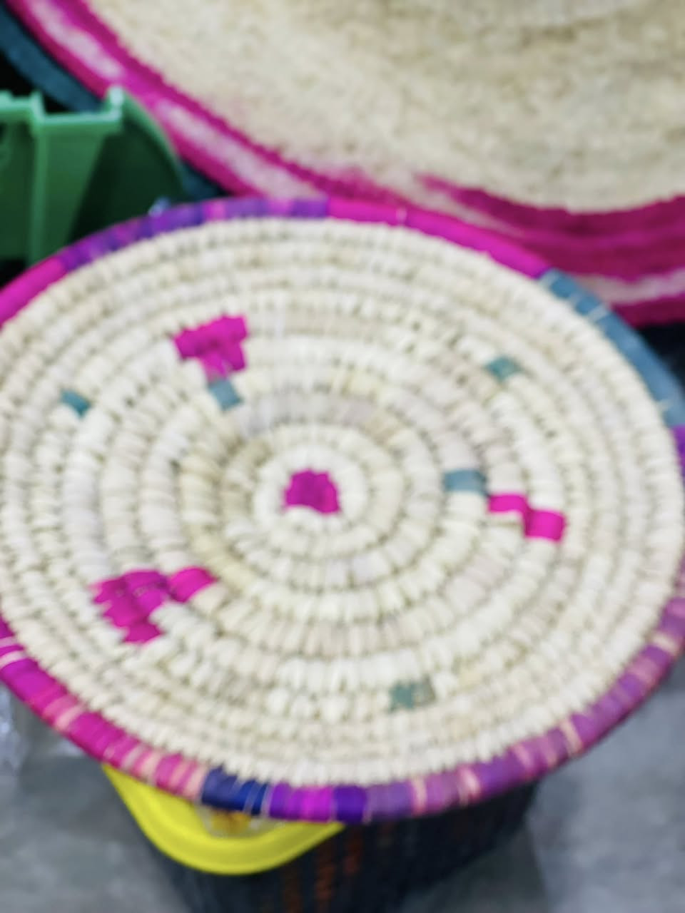 السلام عليكم
حصران وطباكه جدد حياكه جديد 
مفتح ليلا لحد ساعه ١٠ والله محييكم الجميع


**إذا كنت صاحب هذا الإعلان وتريد حذفه لأي سبب، رجاءا أرسل رسالة إلى الدعم الفني**