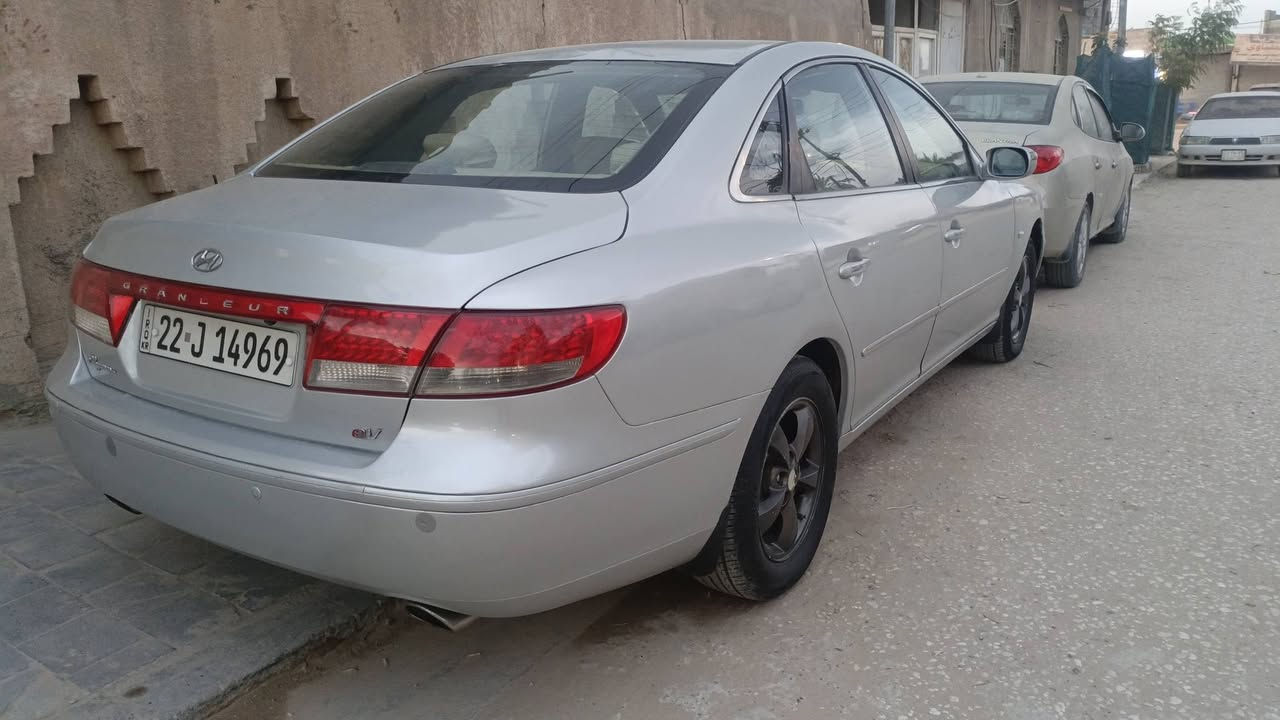 ازيرا خليجي 2008
السلام عليكم هونداي ازيرا خليجي موديل 2008 محركها مكفول 2700 حجمه كهربائيات كلهن شغاله تبريد امامي خلفي + تدفئه تخم تاير جدد دواخل جلد والسياره غنيه عن التعريف السونار مع الصور بيها ضربه خفيفه بل تكمه باب الصدر والسياره حلوه مال بيت مصبوغ عام اثر جراد شاشه اندرويد سنويه ل30 الهزه ستوها صاقطه بسم كردي وكاله أو مداور ❗بيهاملاحضات بصيطه مكان تواجد السياره  بلنجف/ ***********
