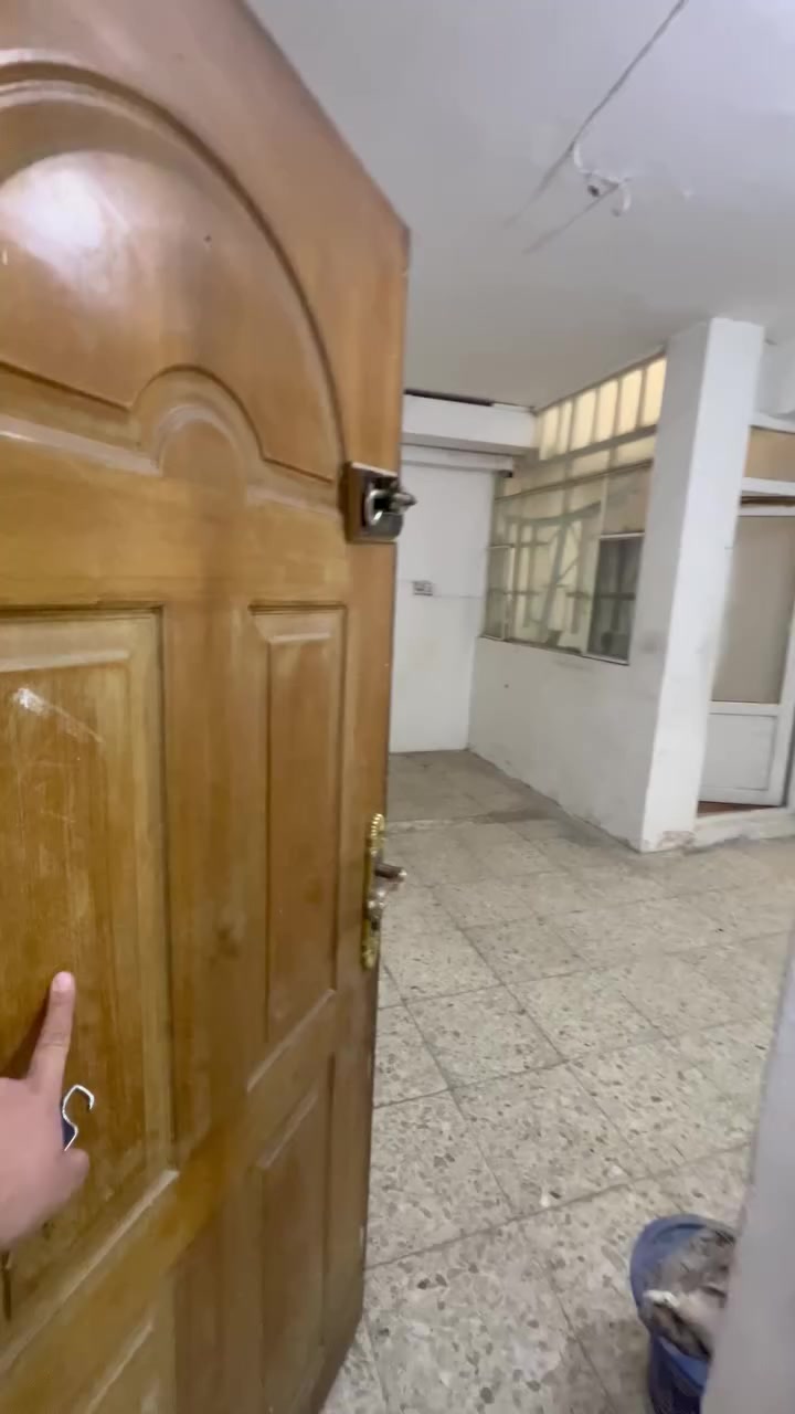 شقق للايجار  السكن عائلي فقط 
العنوان المشتل الشارع العام مقابل الضريبة  
للاستفسار  
***********
 ***********
