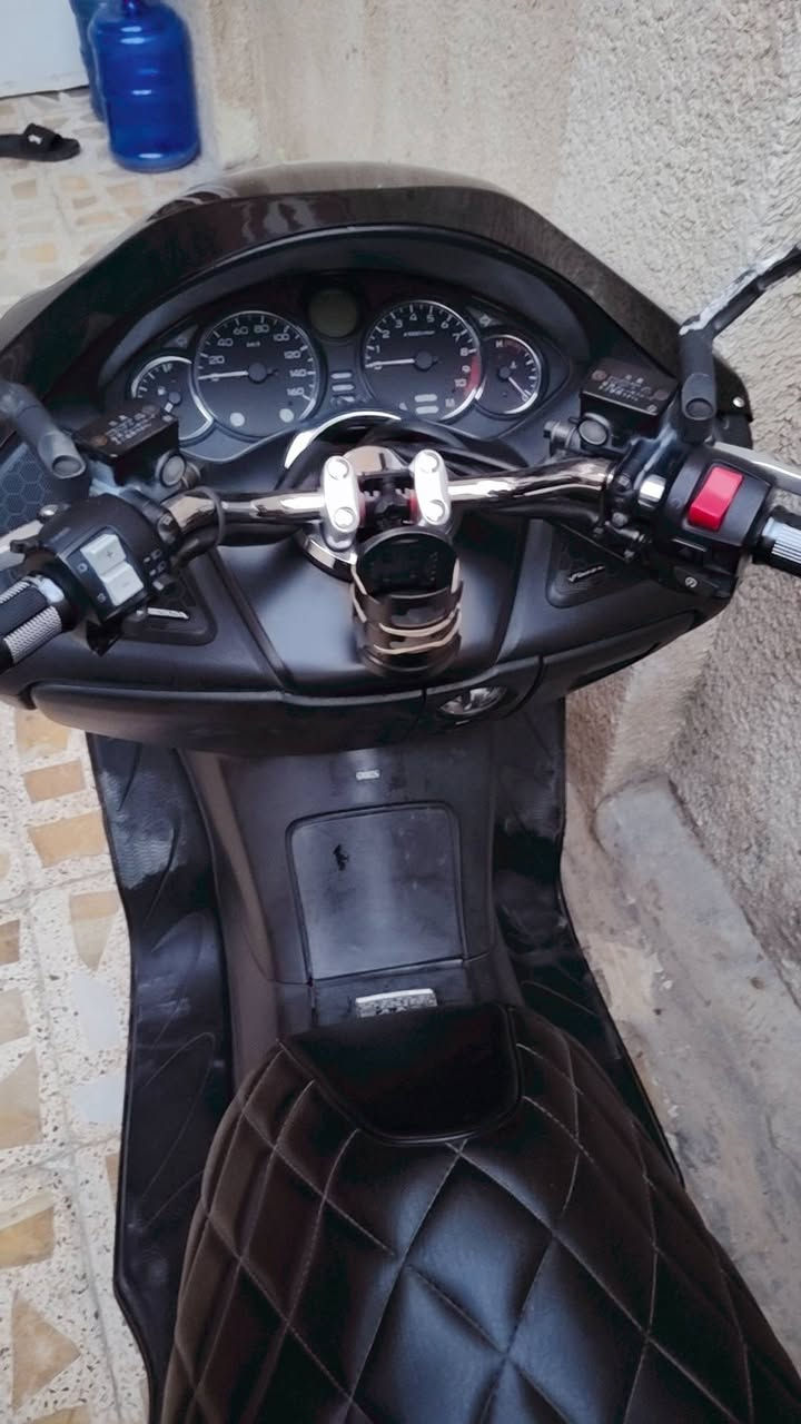 سلام عليكم دراجة فورزة مكفولة صار شهر نازله من رمبة 7 كير 4 تحويلات سعر مليون و800 مكان شعب ***********
