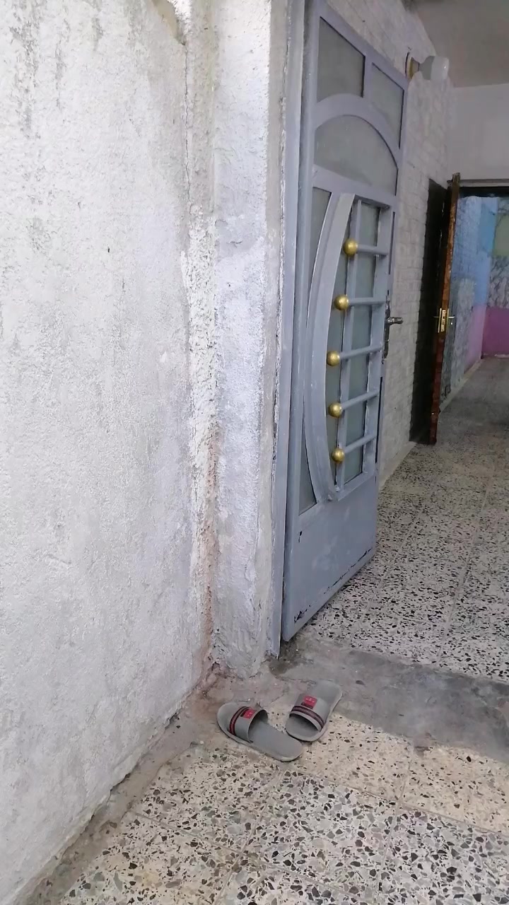 قصر الكاظمية للعقار
دار للأيجار بالحرية دور نواب الضباط شارع زين العابدين طابقين المساحة 90م  يحتوي الطابق الأرضي على طارمة وهول ومطبخ كبير وحمام مشترك وفوگ غرفتين نوم وحمام مشترك علما الدار عالشارع العام   ..... المراجعة مكتب قصر الكاظمية للعقار الشارع العريض مقابل مصور عيسى وللمعلومات اكثر الاتصال على 👇
 *********** وات ساب
 *********** وات ساب
