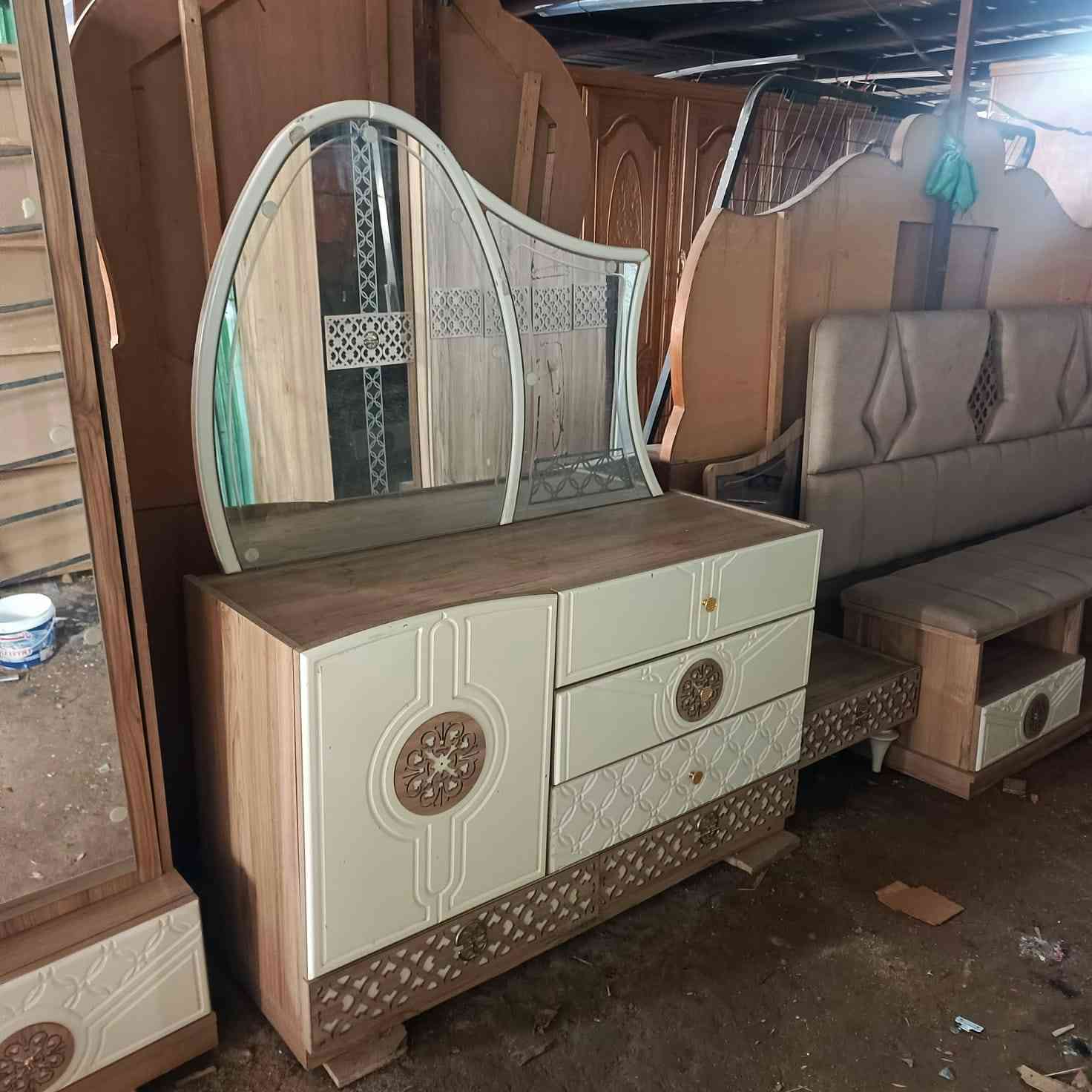 غرفه تركيه 8قطع 
المكان حي العسكري 
للاستفسار الاتصال ‏‪***********‬‏
