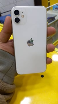 ايفون ١١ عادي بطارية ٩٦ شرق اوسط دبل خط 07832588591