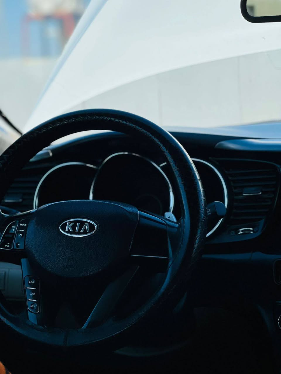 سلام عليكم اوبتيما 11خليجي رقم بغداد نكليزي مداور ثاني مكفوله من الفتح والتبديل بيه رشات صبغ مكينه 2000 كير تبريد حداديه شرط  السعر 110 وبيه مجال *********** مكان سماوه ال عبس
بيع أو مراوس
