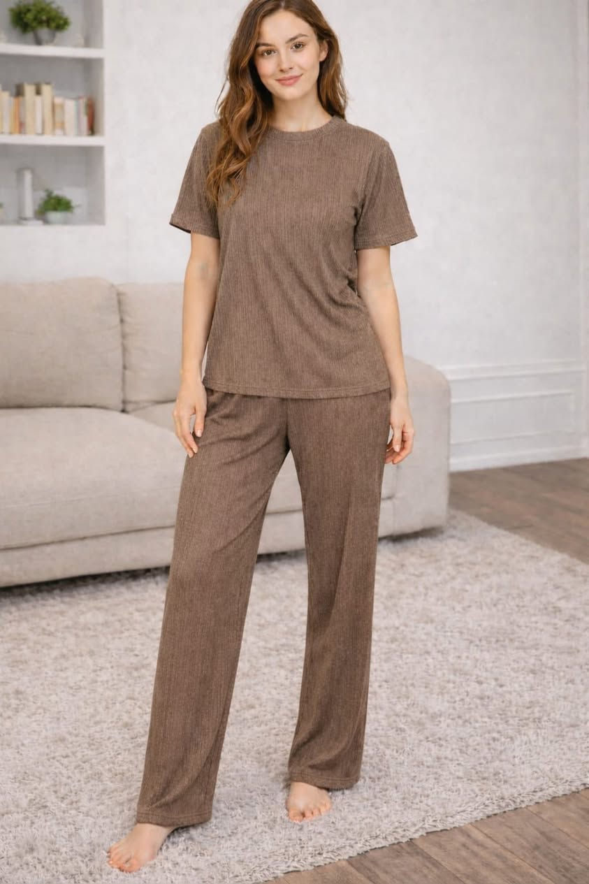 سوت نسائي ابسعرالبلاش (جملةاقل طلب درزن)قياس واحدايلبس بناتي محير اونسائي لغايةوزن 60 كيلو(موديلين اكوسادةواكومقلم يجيكم الدرزن ست الوان نفس المعروض)خامةكريشةدرجةاولى على الفحص (اذايعجبكم عدناصورعلى الطبيعةللموديلين) تطلع قطعته 3750 سعرالدرزن 45 الف واتس اب ***********….
يوجدتوصيل الاي مكان……
