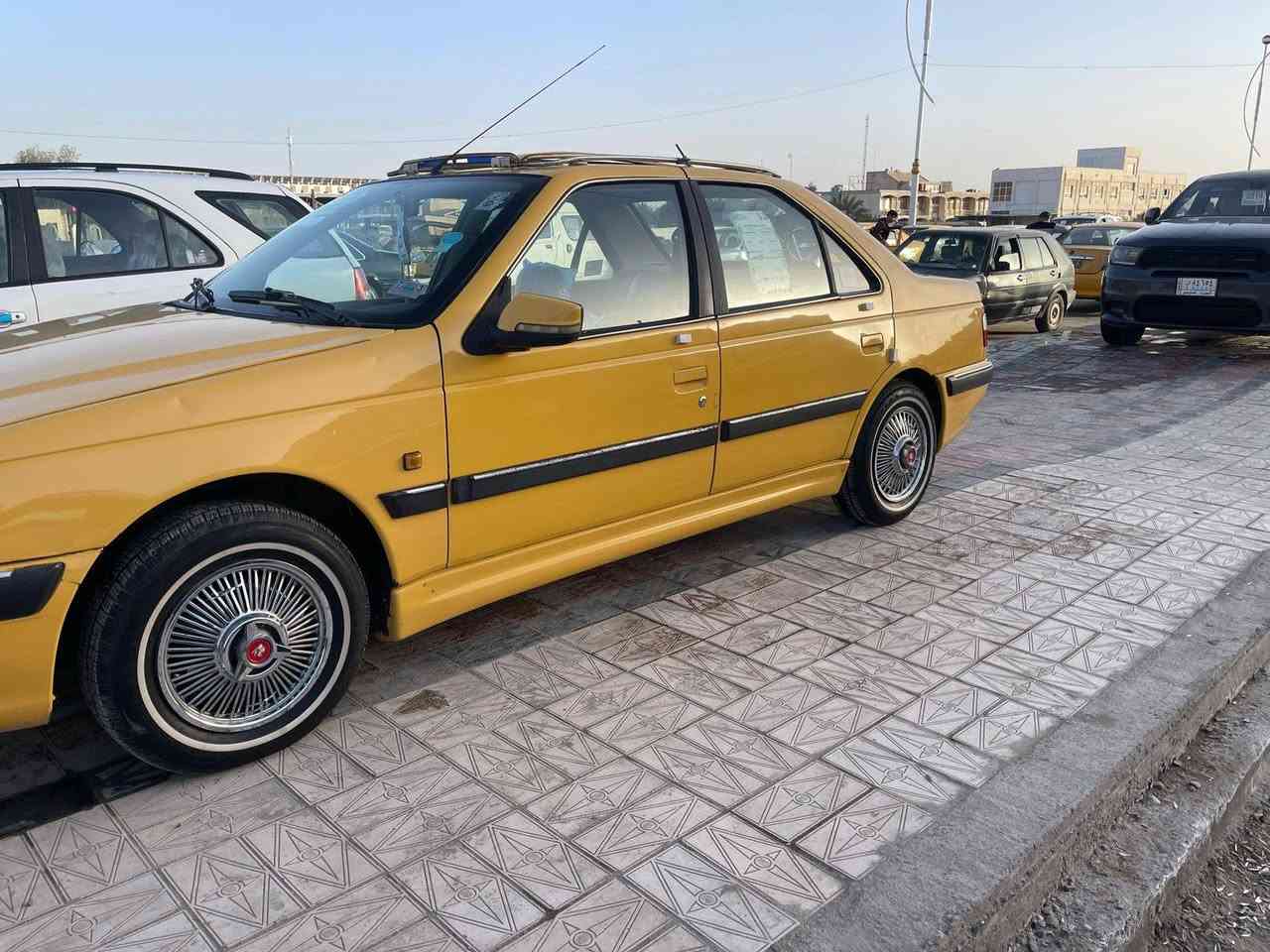 السلام عليكم  بيجو بارص موديل 15السياره مكفوله من الضربه والصبغ السياره بلاد وجاهزه  سنويه جديده رقم دولي السياره خير من الله تخم تاير جديد سنتر لوك السعر 47 قابل للتفاوض مكان السياره بصره مدينه رقم الهاتف واتساب ***********
