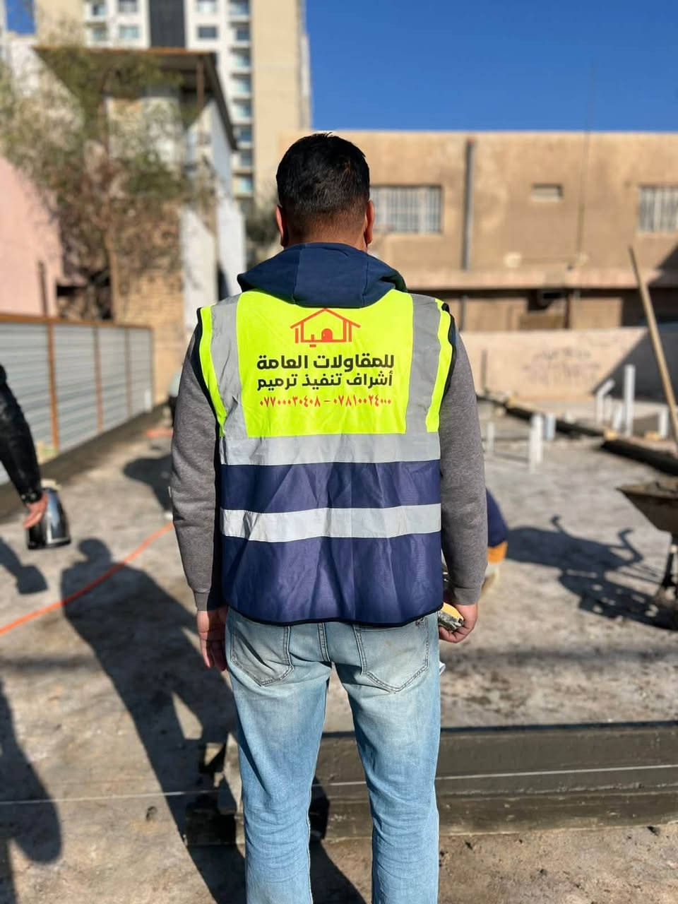 نظام عمل الهيكل حسب المواصفات الهندسية👷🏼

1. حفر الأرض حسب المنسوب
2. وضع طبقات الجلمود، ثم بعدها السبيس وحدل الأرضية تماماً 
3. رش المبيدات الحشرية ثم رش الأرضية بالنفط الأسود.
4. فرش طبقة النايلون  الاصفر العازل الزراعي.
5. تسليح الحديد (FF) او الماس.
6. صب الرَّفت الخرساني (C35) حسب المواصفات الهندسية والمختبرية .
7. صب البتلو باستخدام الأسمنت المقاوم + حصو مكسر 
8. بناء الطابق الأول والثاني بالطابوق الجمهوري العراقي + سمنت الماس+رمل.
9. صب الطابق الأول والثاني سي (30 سم).
10. نشر المواد الكهربائية او سيمنس حسب المواصفات الهندسية

للتواصل والاستفسار 
مكتب الاساس الرصين للمقاولات العامة 
***********/***********

