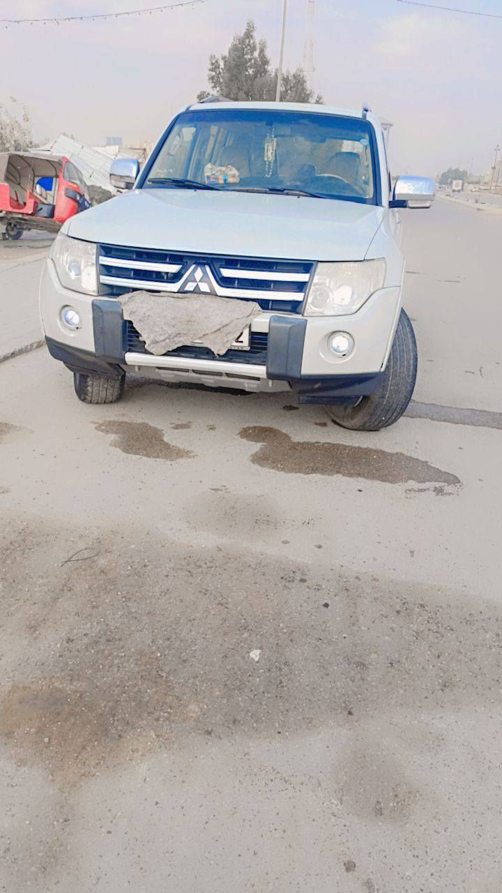 السلام عليكم 
للبيع او امراوس بستاركس حسب القناعة باجيرو 2008 عادي مو حبتور كير أو تو تبريد 3 قطع محرك خير من الله سونارها موجود باتري جديد مري شفط تخم تاير صدر كله جديد اني مكلف بالنشر هذا رقم صاحبها *********** احمد ابو رامي
