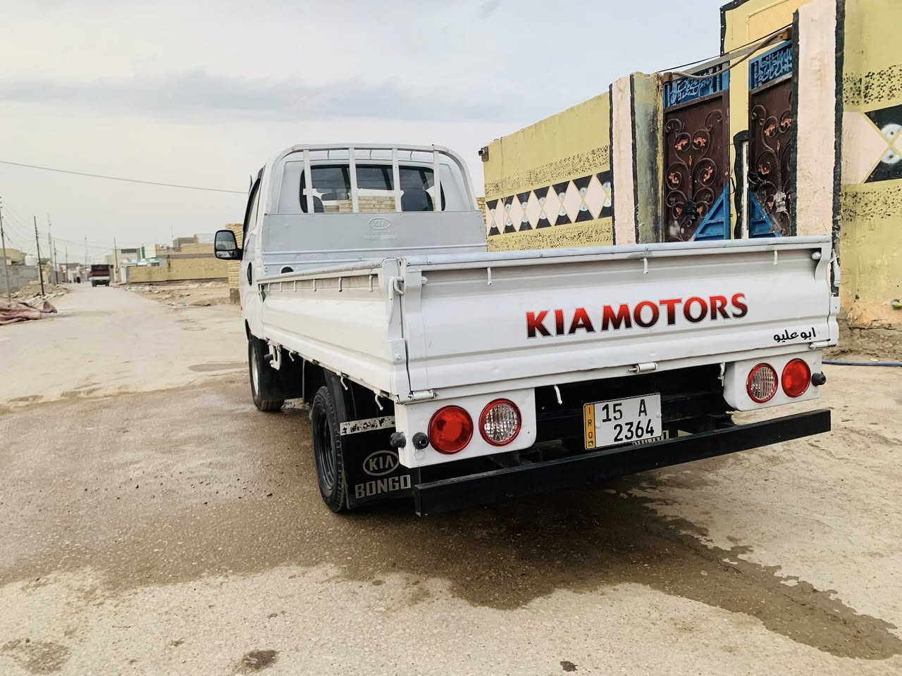 السلام عليكم 
كيا حمل للبيع سبلاين محوره بم ونوزل 
موديل 2006 
رقم الأنبار الدولي بسمي مكينه كيرر جدد 
تخم تاير سياره مرشوشه للجماليه 
علماً بيها تصليح بلشاصي 
سنويه نافذه لل 31 سياره جاهزه 
السعر 78 وبيها مجال بصيط 
للاستفسار ***********
