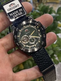 أورينت ريترو فيوتشر • اوتوماتيك • احتياطي ٤٠ ساعة