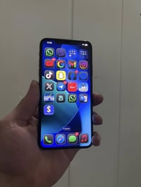 آيفون ١١ برو ماكس • ٢٥٦ • بطارية ٩٦٪