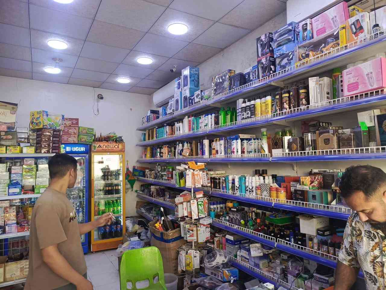 السلام عليكم للبيع المحل اجار شغله خير من الله الماجديه قرب الصفاء القديمه عله  الشارع العام الاستفسار عله الرقم ***********
