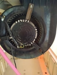 مبردة جديدة السعر 175 ألف العنوان مدينة الصدر شارع الأوله للأستفسار 07...