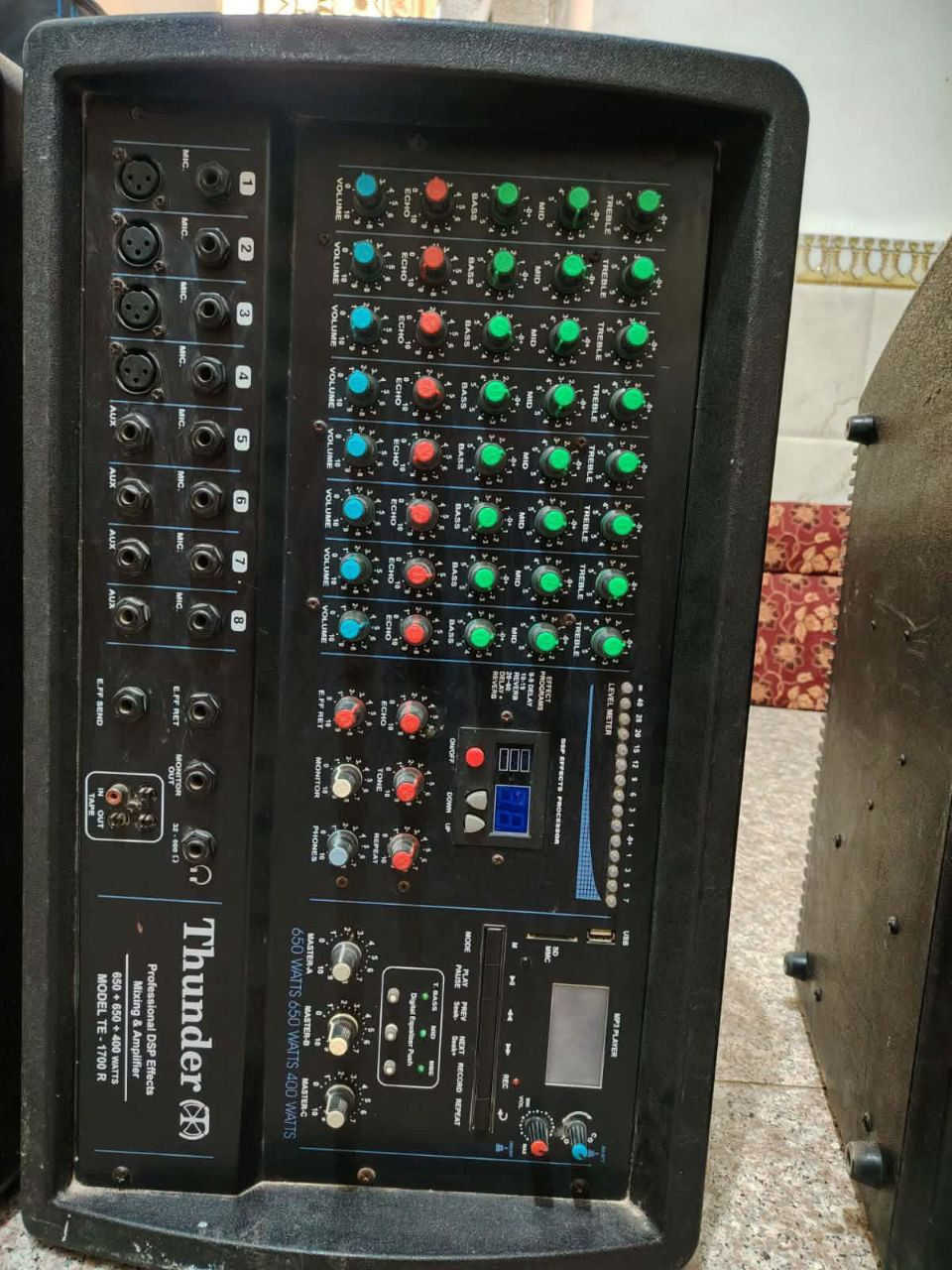 سلام عليكم خدام الحسين 
سماعات لبيع 6ازواج 
اجهزه تندر لبيع 
السعر خاص استفسار الاتصال على الرقم 
***********
العنوان الناصريه سوق الشيوخ
