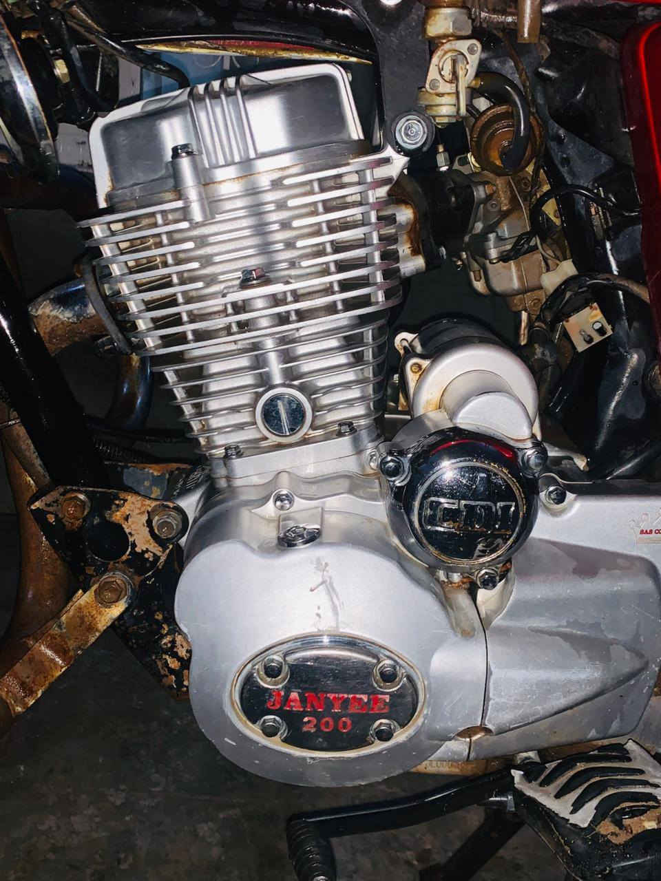 السلام عليكم 
للبيع موطور ابو الكله موديل 2020 محرك مامفتوح شرط تأيرات جدد نضاف دبلات الجدام شغاله الوره تعبانات نص عمررر الاستفسار الاتصال ***********
