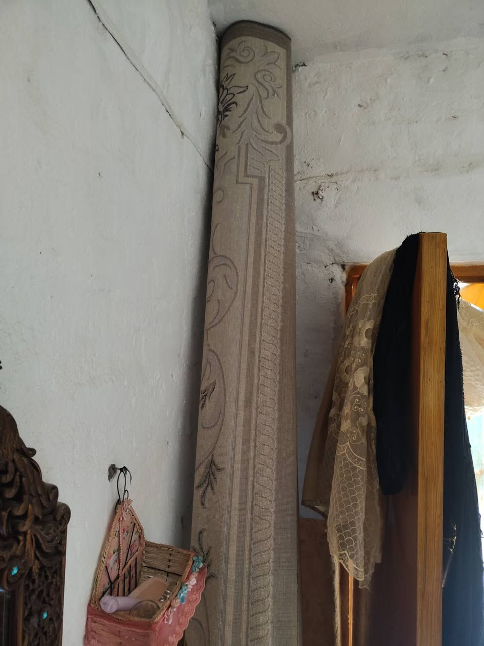 فرشه حرير تركي جديده 4امتار وربع والعرض 3وربع للبيع
***********
