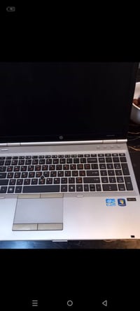 لابتوب • نظيف • استعمال قليل