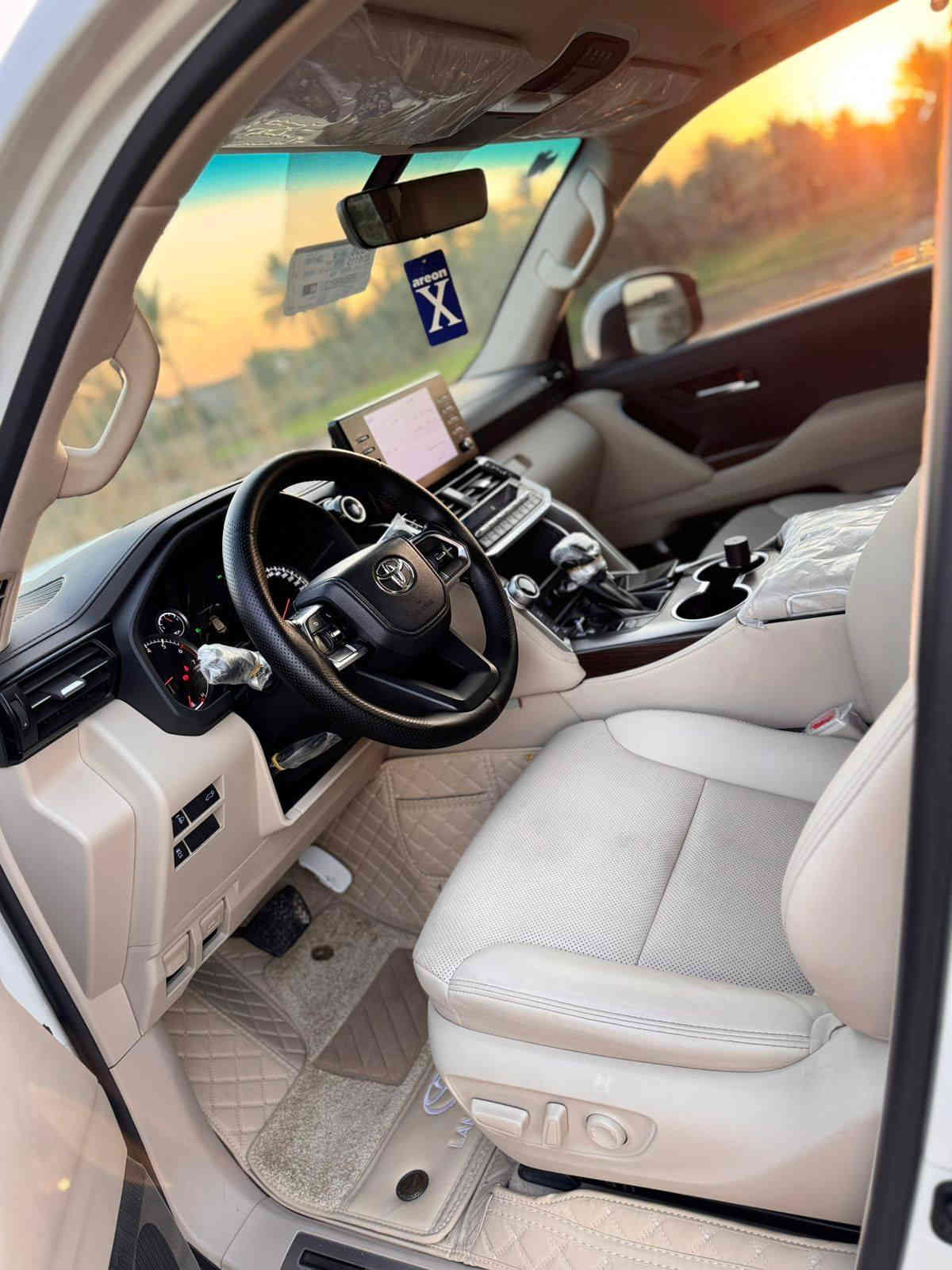 السلام عليكم  لاندكروز 2022ساز  اصلي فول مواصفات 1/1 السياره جديده مكفوله كفاله عامه من كلشي حته شخوط مابيها
 رقم اربيل  بسمي  تحويل او وكاله التريده 
باج تضليل بيها 
ماشية 30 الف حقيقي شرط ع الفحص
السياره جديده بمعنى الكلمه
اللون ابيض صدفي
محرك 4000 تنفس طبيعي
‏‎ مواصفات/ 
كشنات جلد 
كشنات كهرباء
سلايت روف 
فور ويل 
خمس بصمات
شاشات 3 تطبيق
كشنات تبريد
جنطه كهرباء 
8 ايرباك
اشاير مري
زراك لايت
حساس امامي خلفي
تبريد ثلاث قطع 
ثلاجه
‏‎تحكم استيرن 
مري قلابه
مري شفط
زراگات لايت 
طفايه
الى اخره مواصفات الساز  المعروفه
السياره معروضه 65000دولار
6 شدات و 50ورقه
‏***********
المكان بابل
مكلف بالنشر فقط
