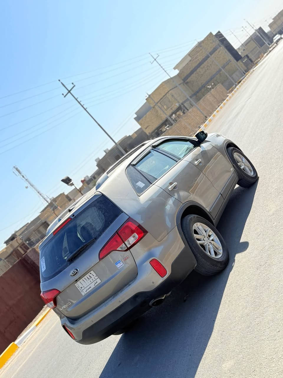 البيع سورنتو 2014 رقم مثنئ بسمي مشروع وطني تحويل ثاني يوم سياره جديده وجاهزا مكينه ٢٤٠٠  كير ومحرك وحداده وتبريد وتخم تاير كارتون وسعر 134 وبيه مجال مكان سياره ناصريه 
  سياره وارد مريكي بيه بس بنيد بدل ولباقي كفاله *********** ناصرية, ذي قار
