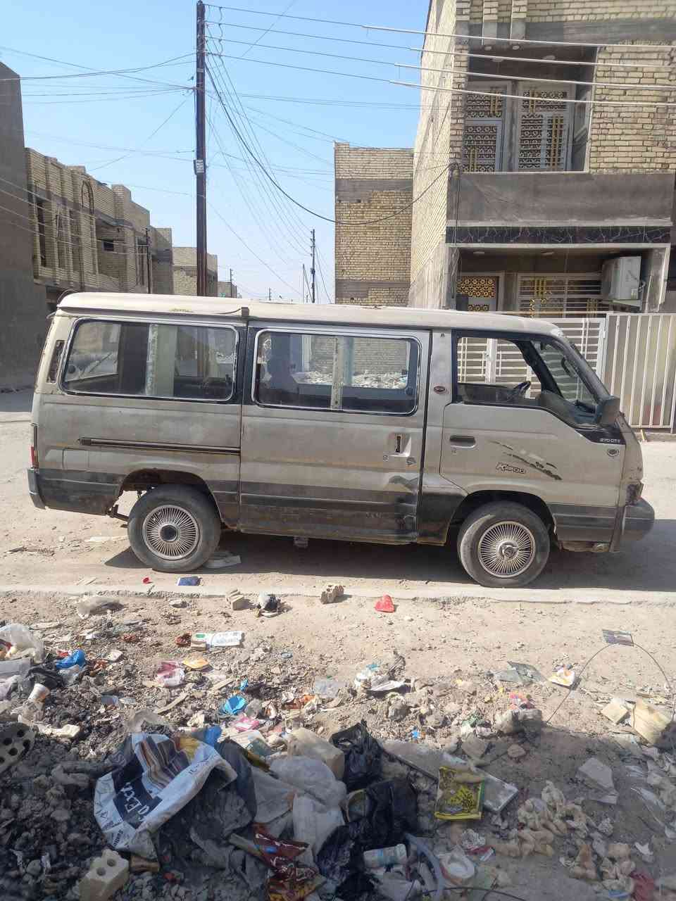 سلام عليكم. للبيع أو مراوس نيسان باص رقم واسط الماني  حمل موديل 90 حمل يعني خلصان من الهيئه ولنقابه مكينه بانزين بلاديه گير أوتو بلادي خير من الله أكسل نضيف سنويه نافذه من سنة 20 صاحبها الشرعي قريب علي يعني تحويل نقص كشنات خانتين يعني نقص ست نفرات رايدها 25 وبيها مجال عنوان بغداد لعبيدي ***********
