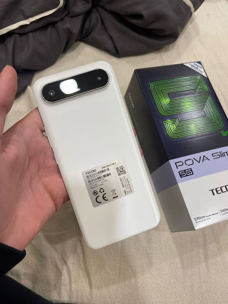 🔥 موبايل TECNO POVA Slim 5G (256GB)، ذاكرة 256GB مع رام 8GB (توصّل افتراضي)، معالج MediaTek Dimensity 6400 5G، شاشة AMOLED بحجم 6.78 إنچ بدقة عالية و144Hz، كاميرا خلفية 50MP وأمامية 13MP، بطارية 5160mAh تدعم شحن سريع 45W، تصميم نحيف وخفيف جداً، بصمة داخل الشاشة + NFC وDolby Atmos، مناسب للألعاب والاستخدام الثقيل 🚀


**إذا كنت صاحب هذا الإعلان وتريد حذفه لأي سبب، رجاءا أرسل رسالة إلى الدعم الفني**