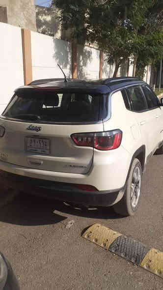 جيب كومباس ٢٠١٨ فول حادث قطعتين يمنة ومصبوغة وياها قطعتينصبغ مراوس  يعني مصبوغ صفحة 
بجم كبس 
السيارة فول للاخير 
١١٥ 
*********** 
بغداد الاعلام بغداد
