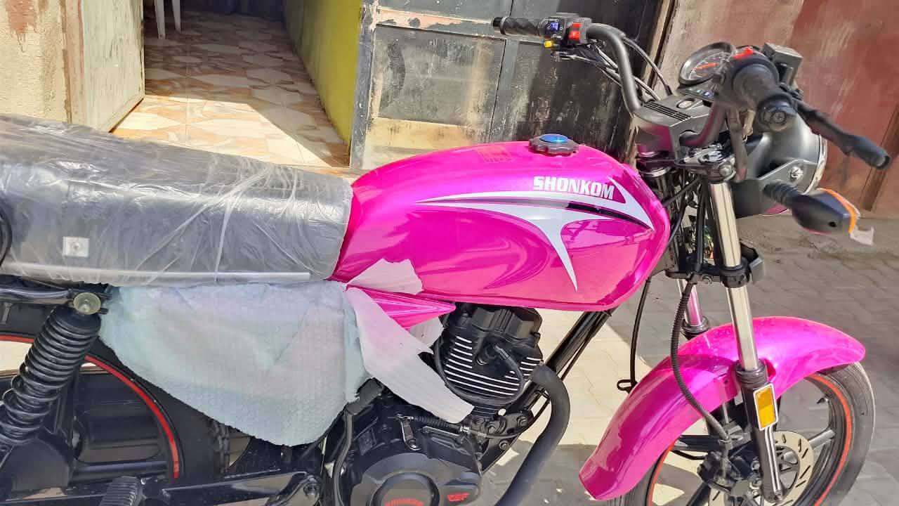 السلام عليكم شاينك ٢٠٢٥ اخت الجديده مكينه ١٥٠ كفاله الدراجه بس هذا قبق الدشبول وقبق والمازده مكسور ما مامأثر كلهن شغالات بمليون وبيها مجال بيع فقط ما اراوس *********** بابل
