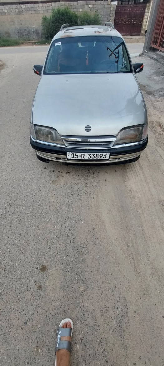 اوبل ستيشن 1992 لون ذهبي محرك 2000 كير عادي رقم انبار جديد نكليزي تحويل مباشر  سعر 32 وبيه مجال بصيط   ***********
