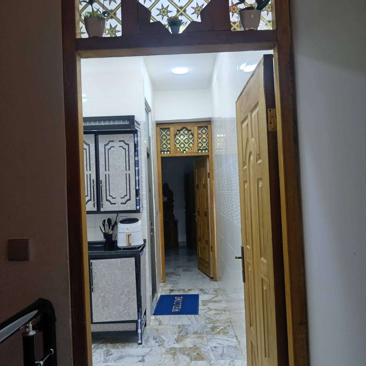 سلام عليكم دار للبيع زراعي سند 25 مساحة 100متر /5/20/قاط ونص عدد الغرف نوم /2/ استقبال /صالة/مطبخ حار /مطبخ بارد / حمامات عدد 2/خدمات ماء /كهرباء/تبليط/مجاري/ كهرباء خطين / عنوان بغداد حي النصر شارع البحيرة رقم الهاتف *********** لسعر تصل وبخدمتك بنيان جديد 2025
