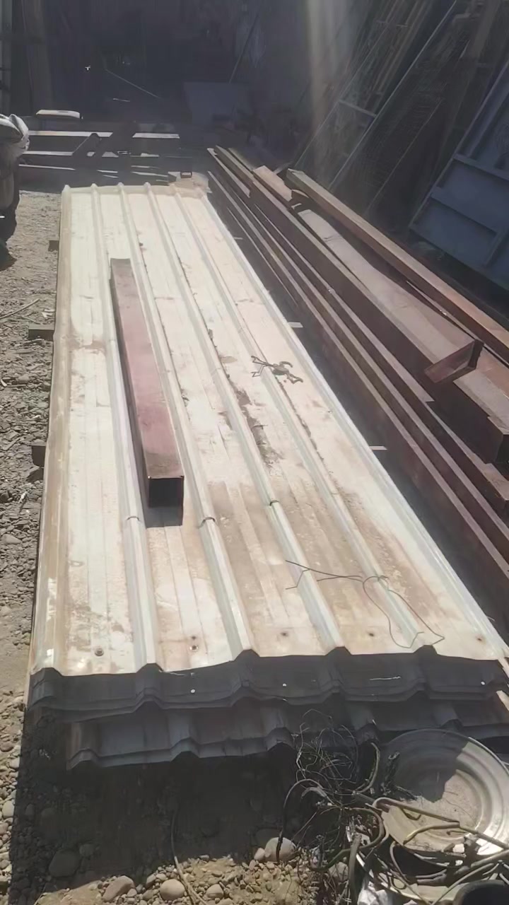 سلام عليكم  (جينوك أطول 5 متر نضيف
شخاط ابو 4 مليمين
بَوري مربع ابو 6  مليمين
***********
