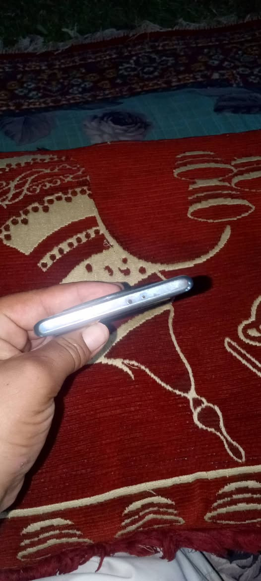 سلام عليكم عندي هونر x9a ذكره 128 ريده السعر قفل 210 مابيه مجال قفل بس شراي يوصل الواتساب *********** لا يوجد توصيل مكان بغداد الرضوانيه شرقيه
