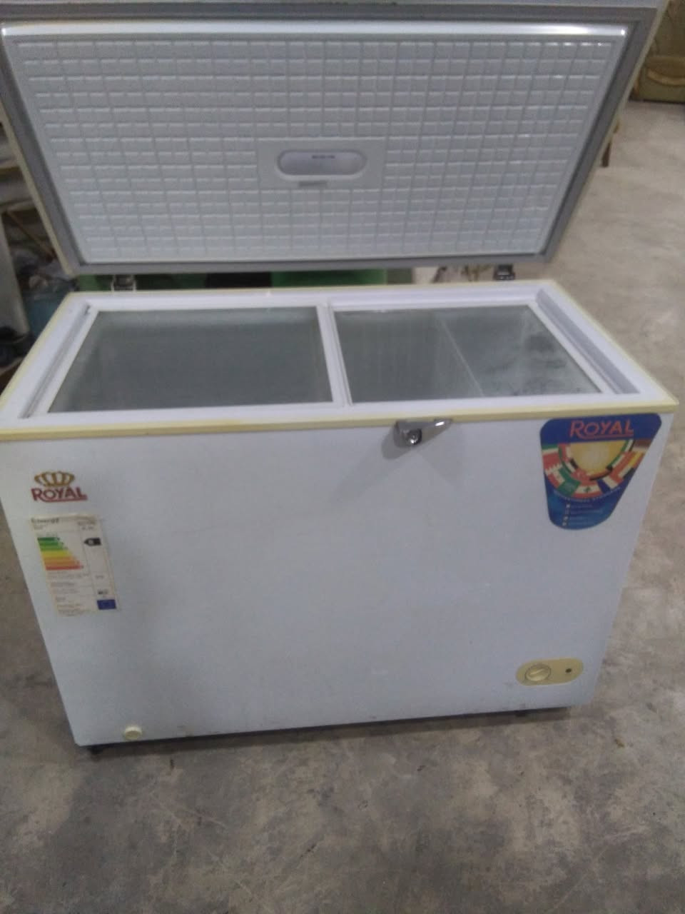 مجمده رويال ١٦قدم اخت الجديده شغاله فول والتوصيل مجانا لباب بيتك وبضمان شهر وبسعر ١٣٥ الاتصال على ***********
