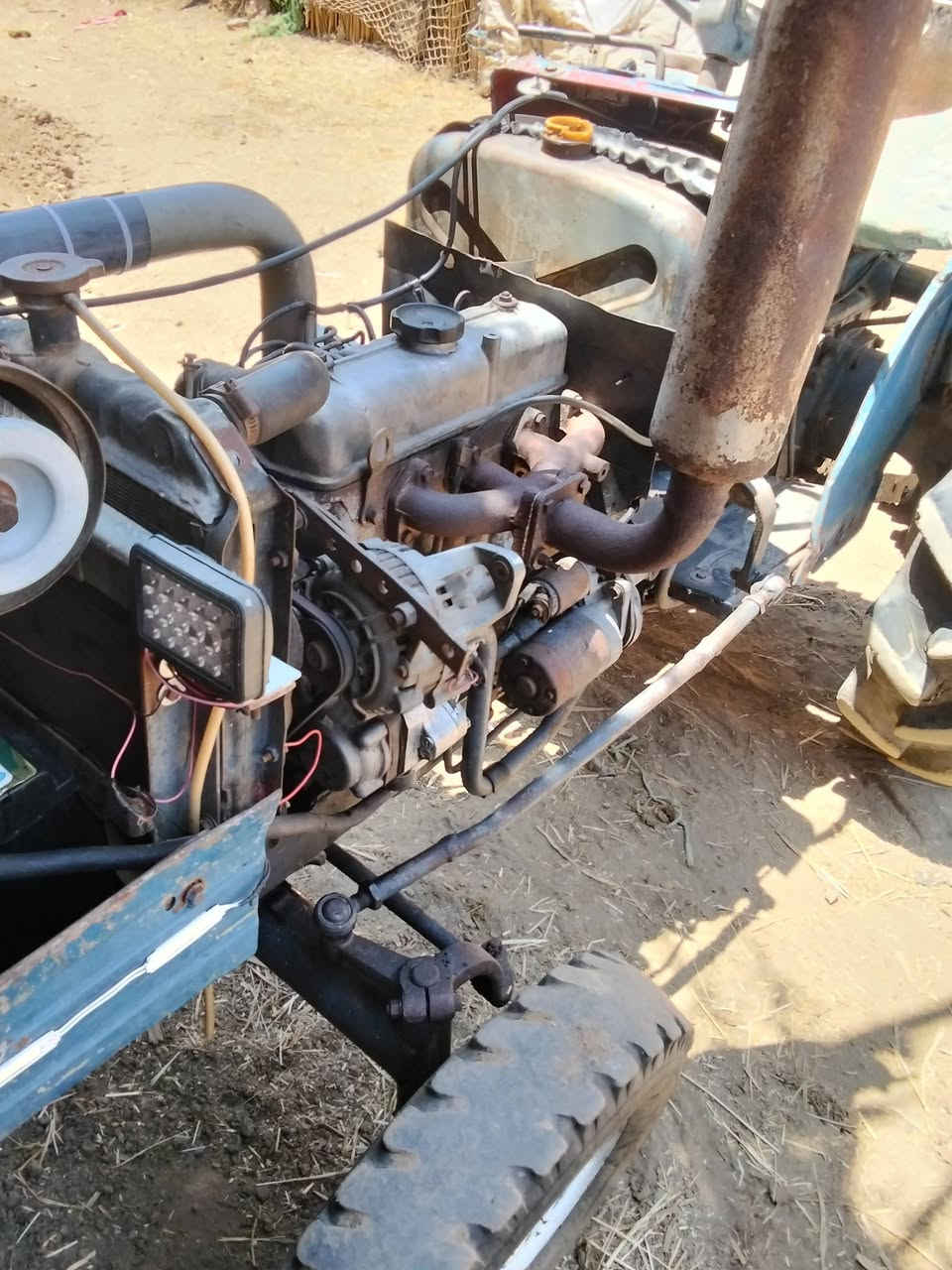 جرار ميتسوبيشن 4 بستم 30 حصان مضغوط حالته ممتازه/01206293098


**إذا كنت صاحب هذا الإعلان وتريد حذفه لأي سبب، رجاءا أرسل رسالة إلى الدعم الفني**