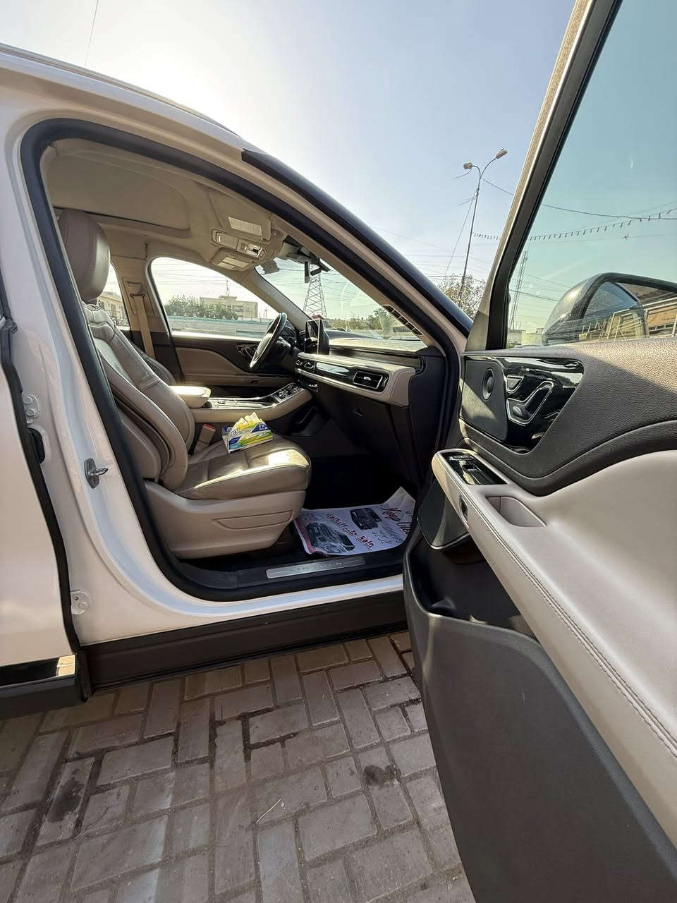 لبيع مستعجل لنكولن سياره معروفه ومعروفه موصفاتهه موديل 2023  ماشيه 16 بيه قطعتين صبغ عنوان بغداد ابو دشير ***********
