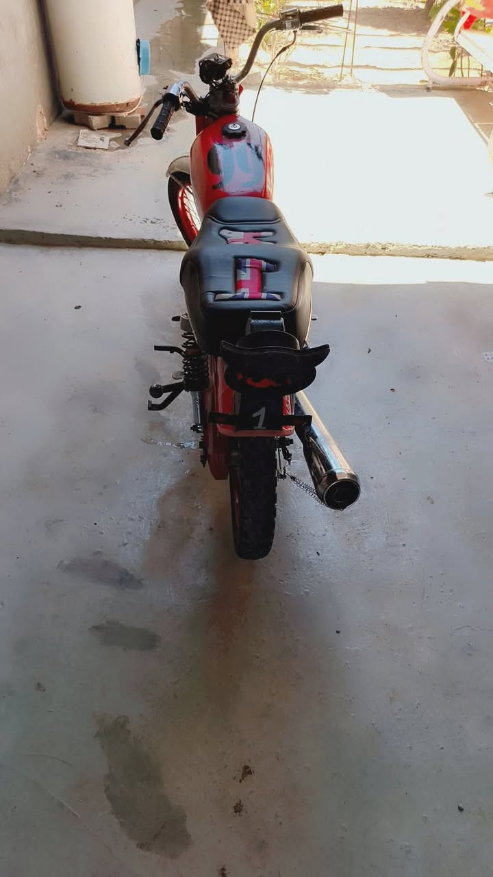 سلام عليكم ماطور للبيع أربع كير تعليك كهربايات شغل موديل 10 سعره 200بي مجال رقم صاحبه ***********
